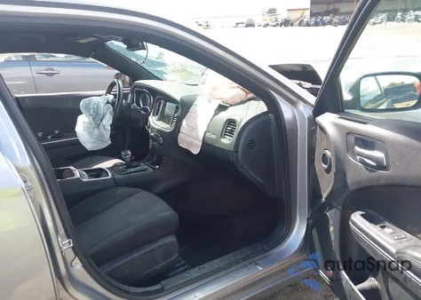 2016 Dodge Charger Sxt z USA, uszkodzony, nr VIN 2C3CDXHG0GH292626